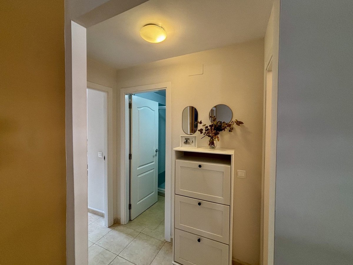 2 Bed Middle Floor Apartment in Rincón de la Victoria