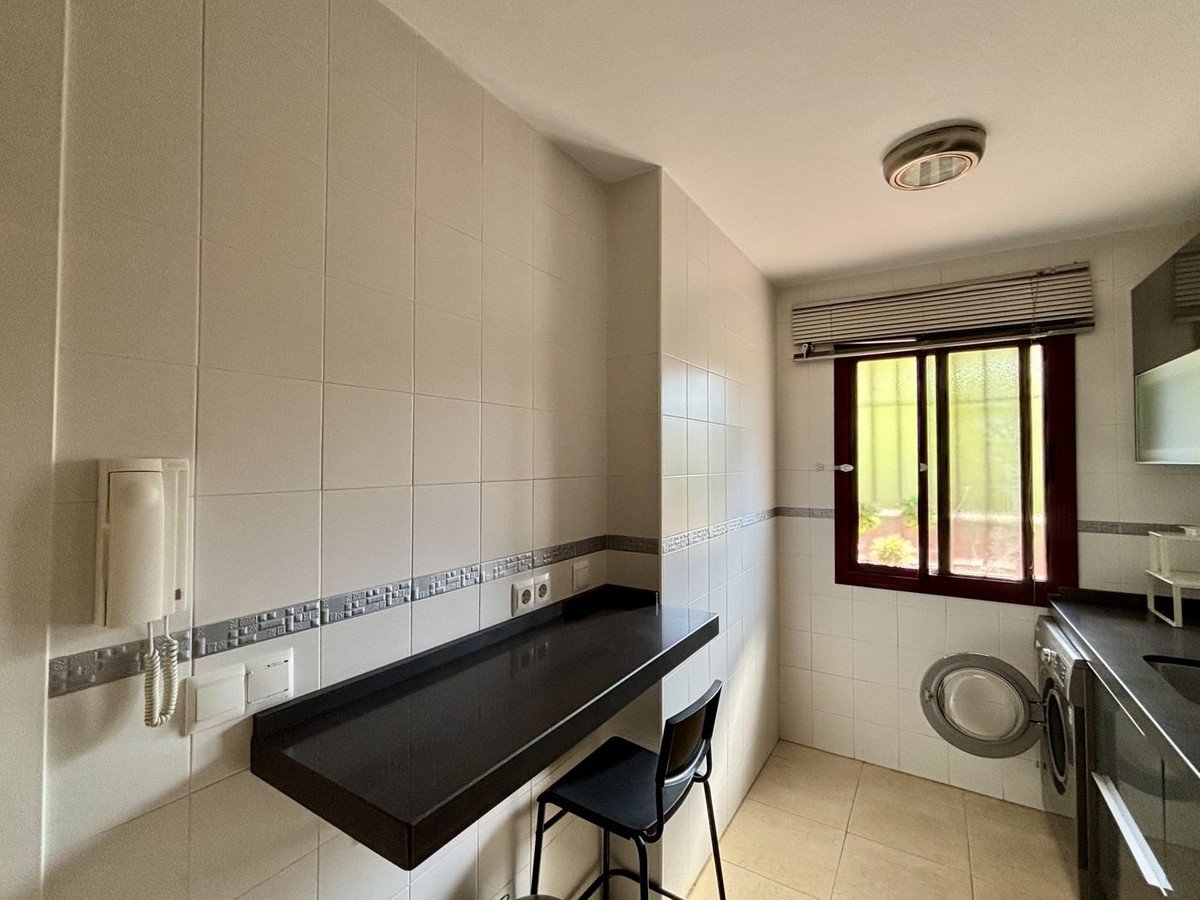 2 Bed Middle Floor Apartment in Rincón de la Victoria