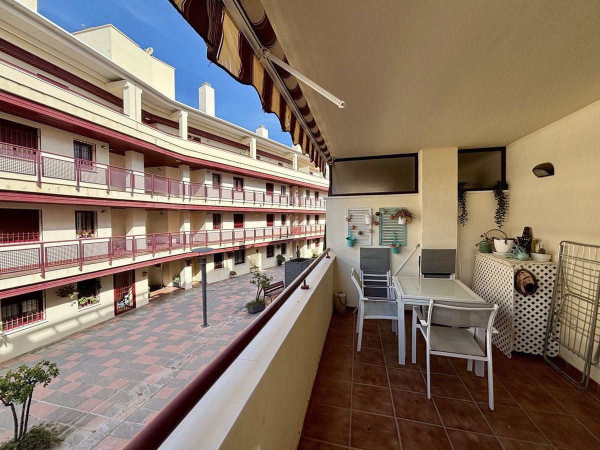 2 Bed Middle Floor Apartment in Rincón de la Victoria