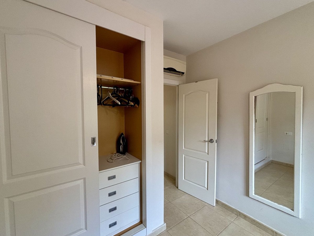 2 Bed Middle Floor Apartment in Rincón de la Victoria