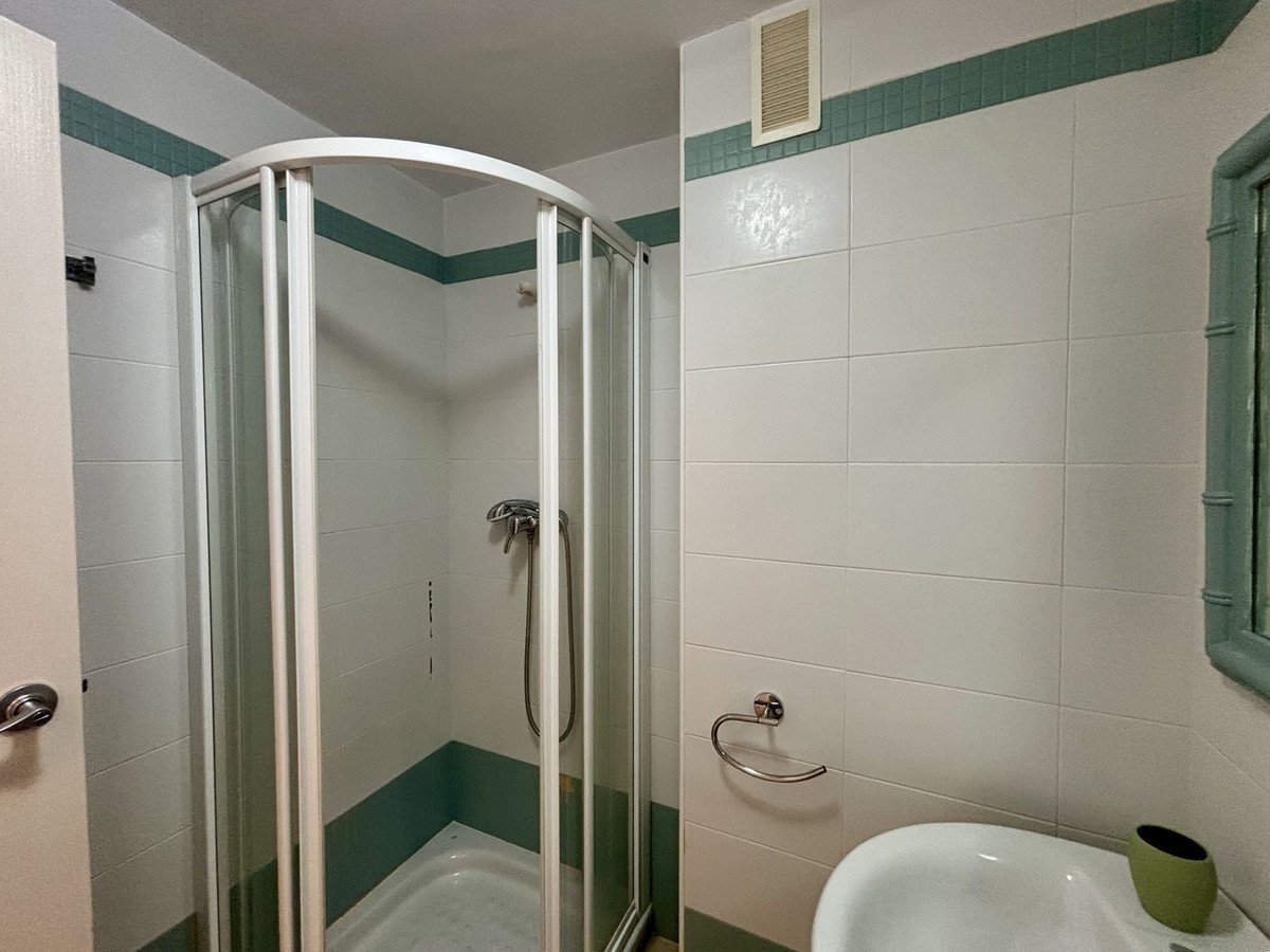 2 Bed Middle Floor Apartment in Rincón de la Victoria