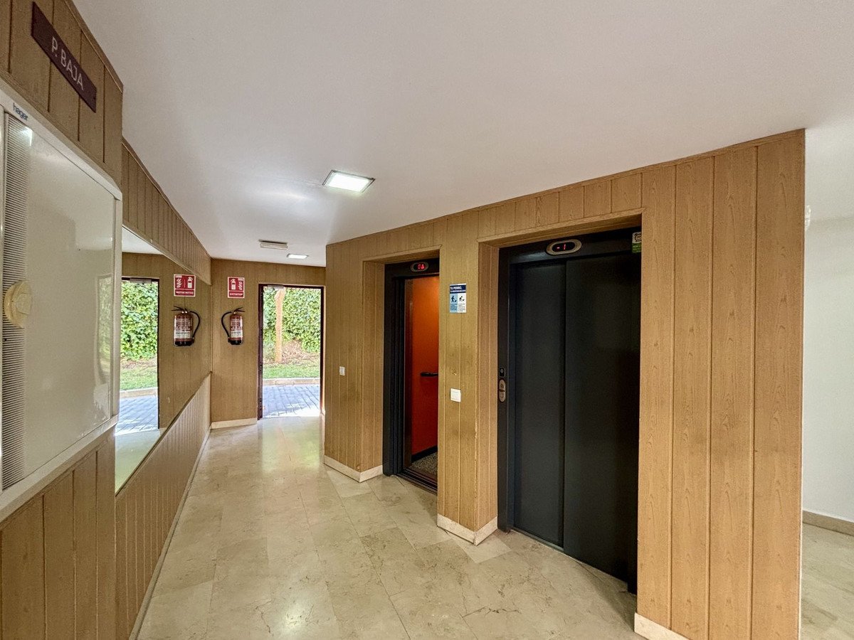 2 Bed Middle Floor Apartment in Rincón de la Victoria