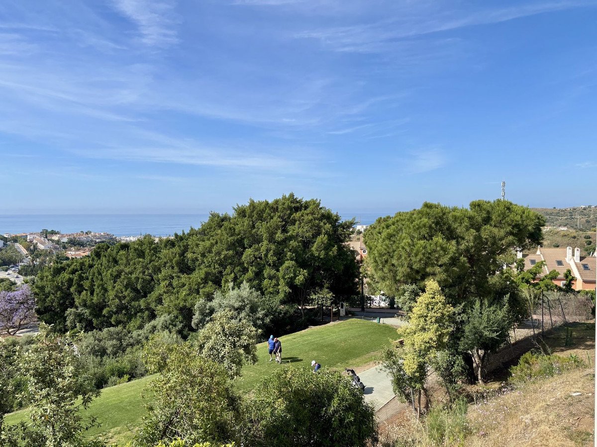 2 Bed Middle Floor Apartment in Rincón de la Victoria