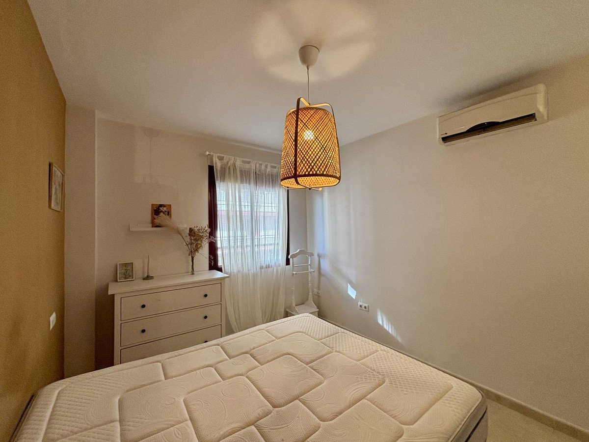 2 Bed Middle Floor Apartment in Rincón de la Victoria