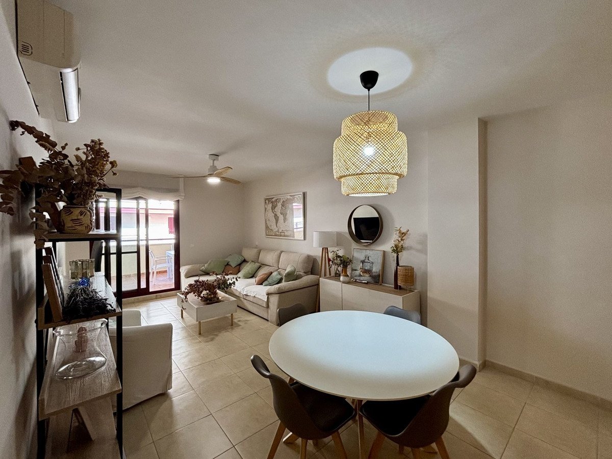 2 Bed Middle Floor Apartment in Rincón de la Victoria
