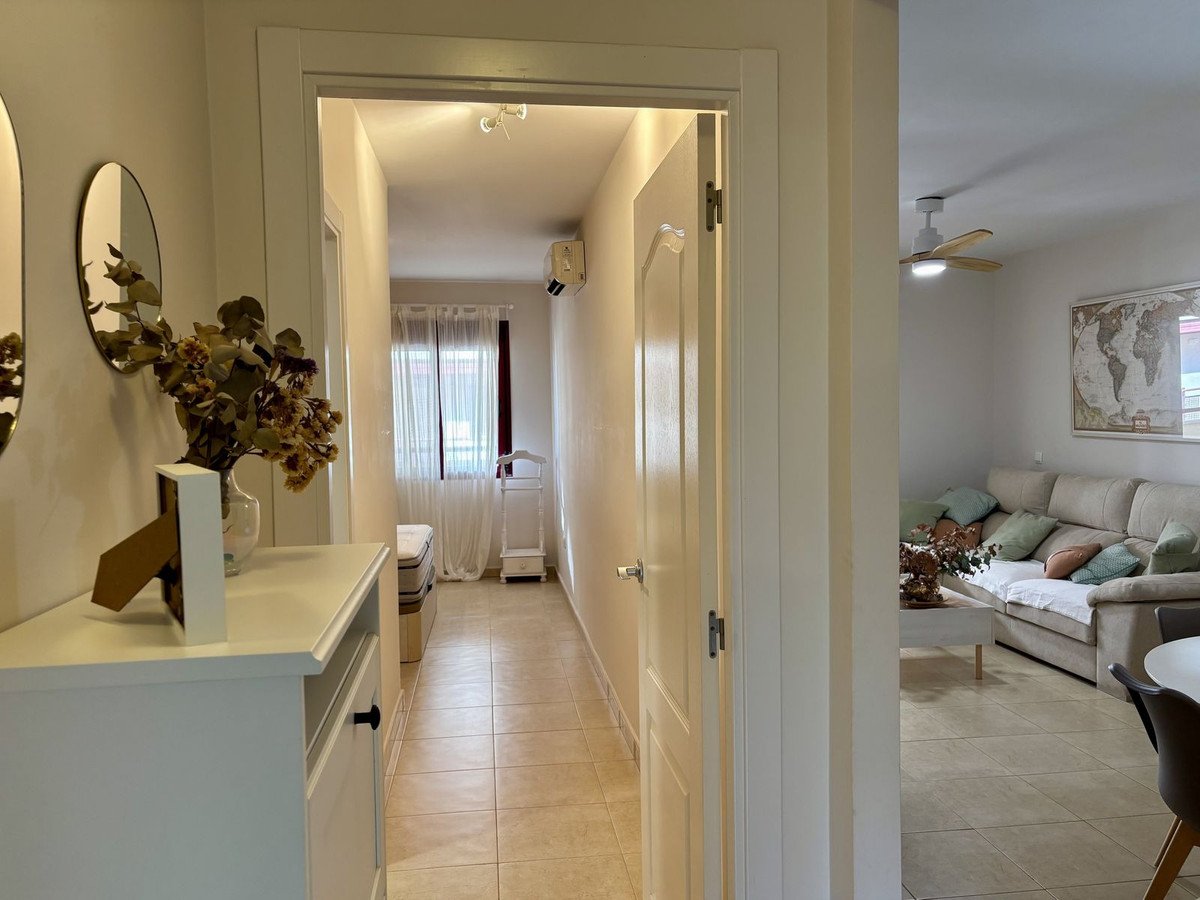 2 Bed Middle Floor Apartment in Rincón de la Victoria