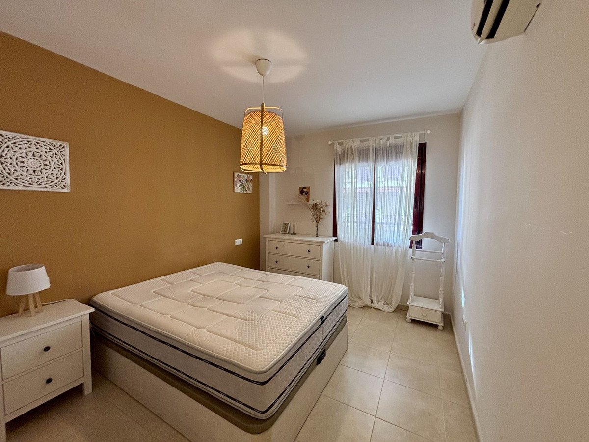 2 Bed Middle Floor Apartment in Rincón de la Victoria
