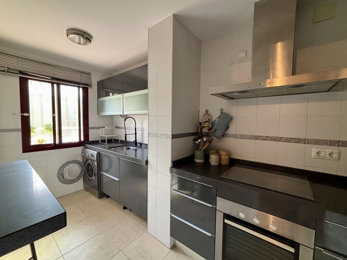 2 Bed Middle Floor Apartment in Rincón de la Victoria
