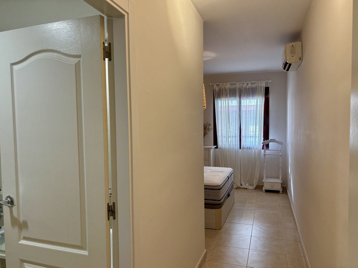 2 Bed Middle Floor Apartment in Rincón de la Victoria