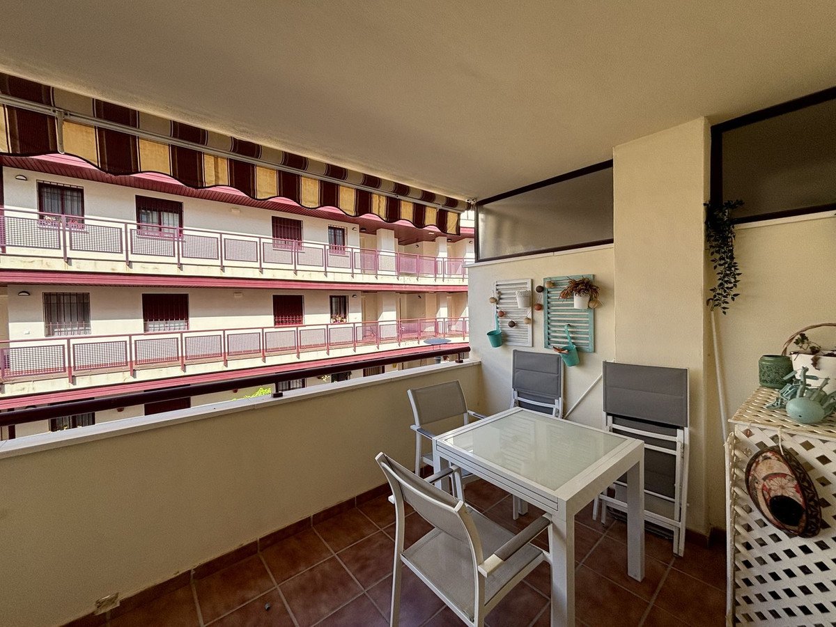 2 Bed Middle Floor Apartment in Rincón de la Victoria