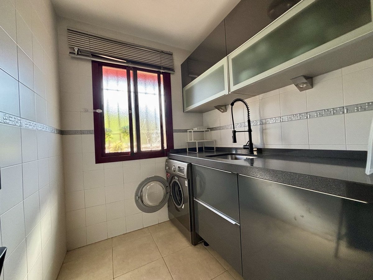 2 Bed Middle Floor Apartment in Rincón de la Victoria