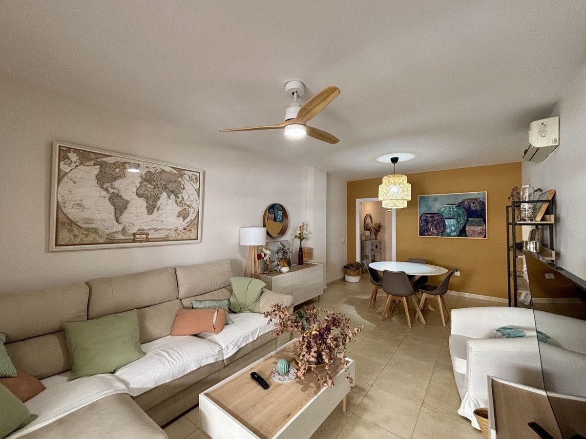 2 Bed Middle Floor Apartment in Rincón de la Victoria