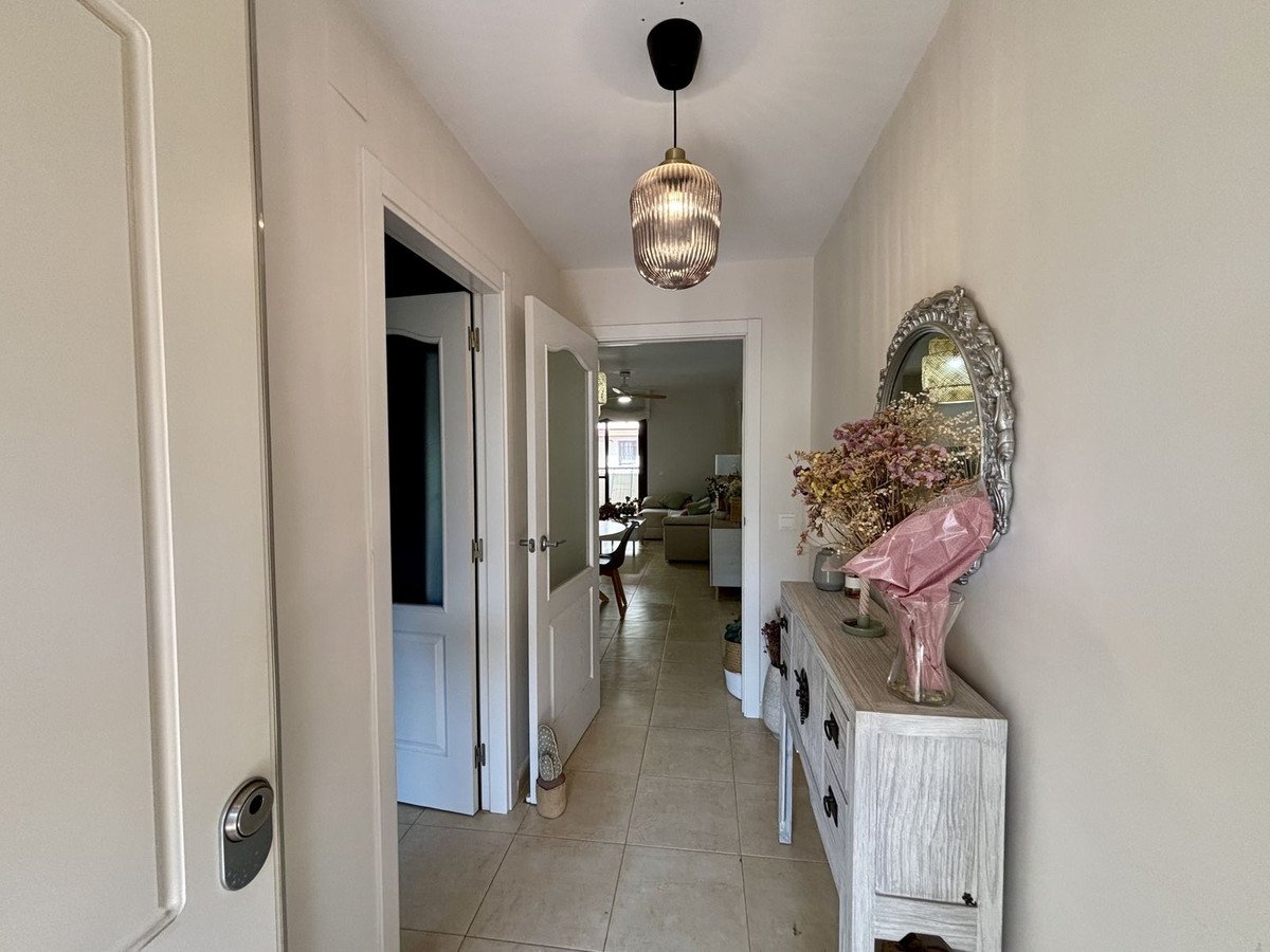 2 Bed Middle Floor Apartment in Rincón de la Victoria
