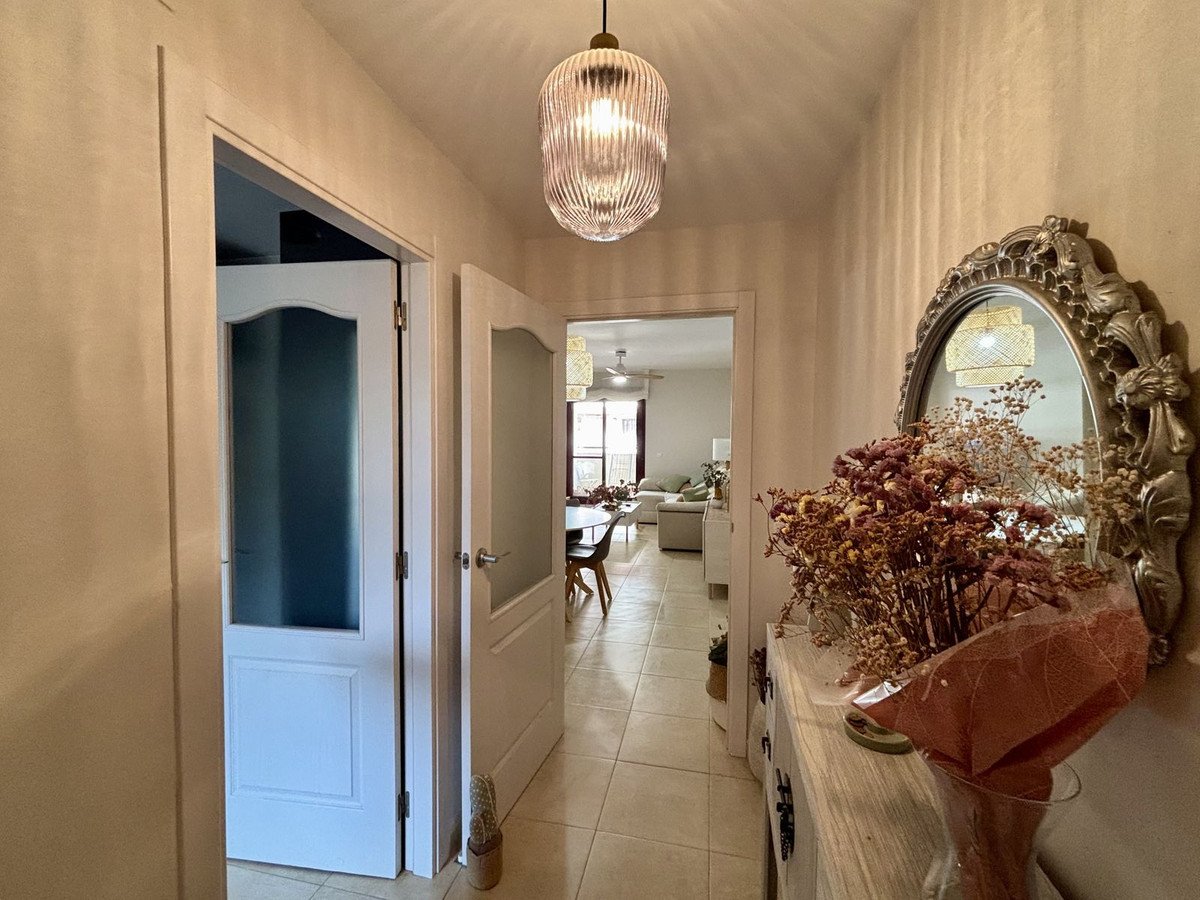 2 Bed Middle Floor Apartment in Rincón de la Victoria