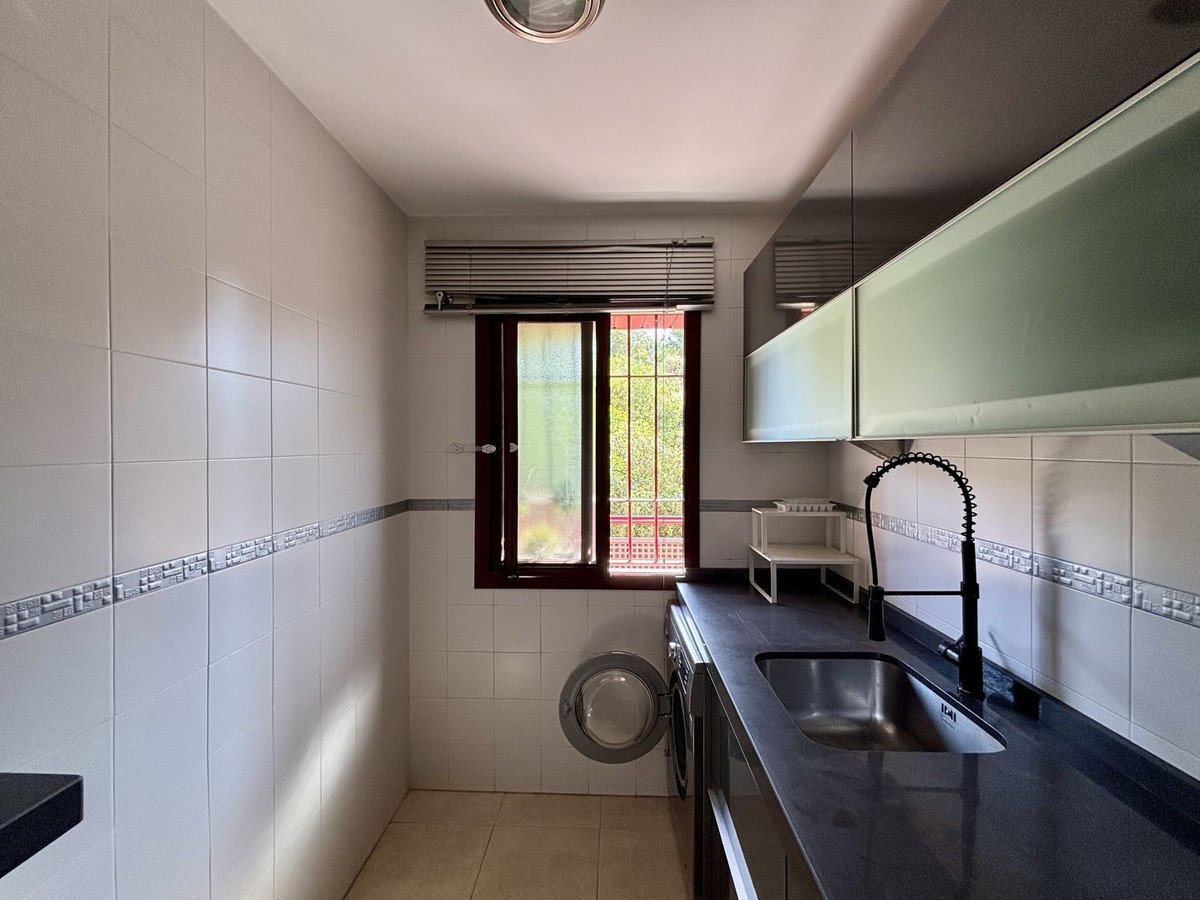 2 Bed Middle Floor Apartment in Rincón de la Victoria