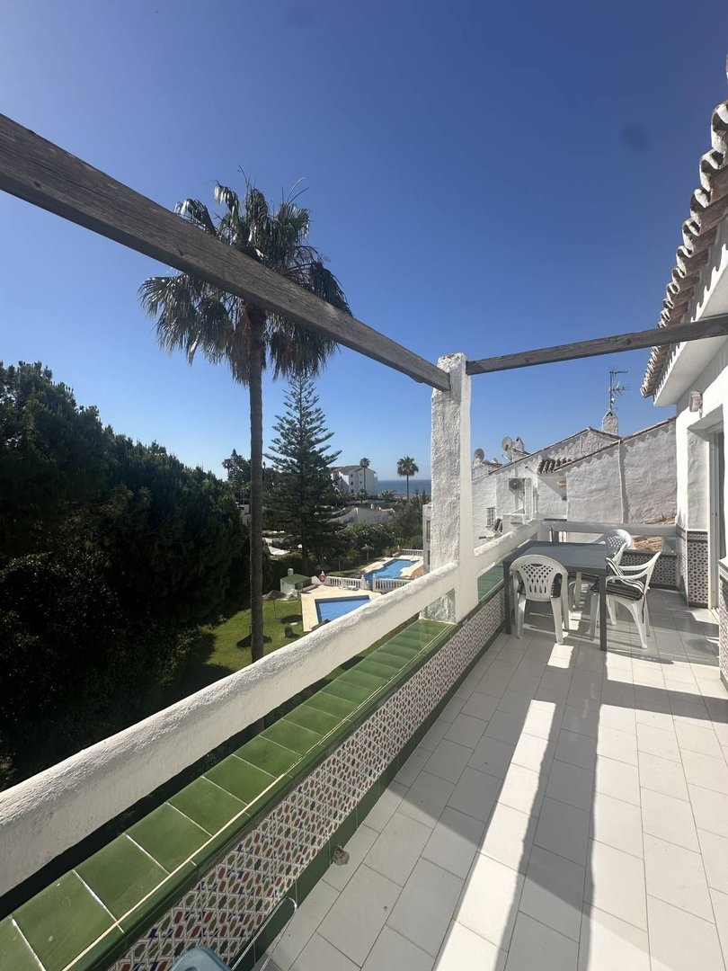 3 Bed Top Floor Apartment in Riviera del Sol