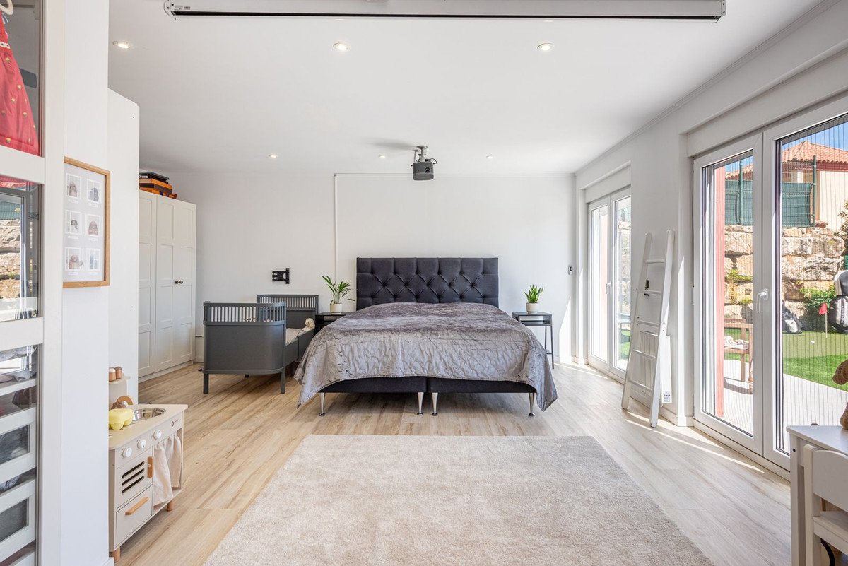 2 Bed Middle Floor Apartment in La Duquesa