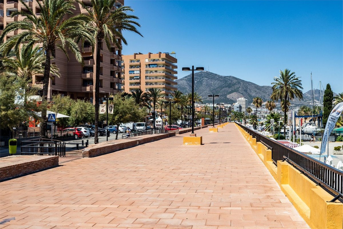3 Bed Top Floor Apartment in Fuengirola