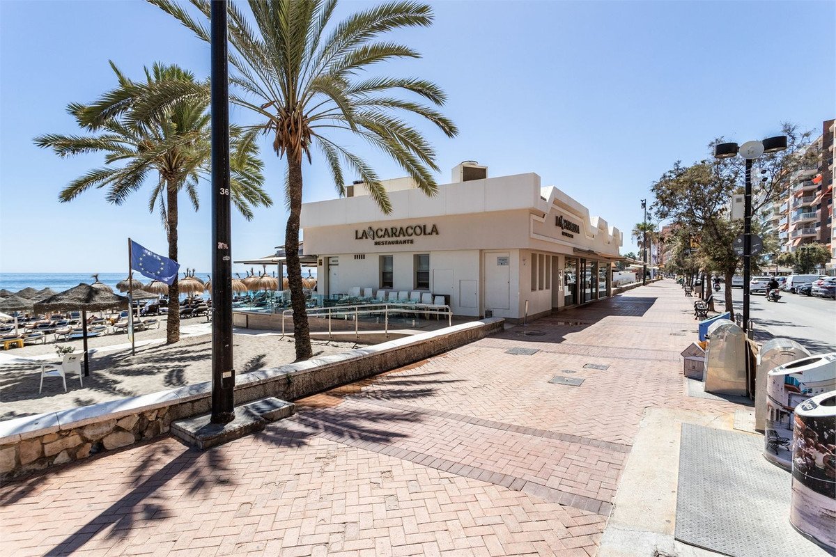3 Bed Top Floor Apartment in Fuengirola