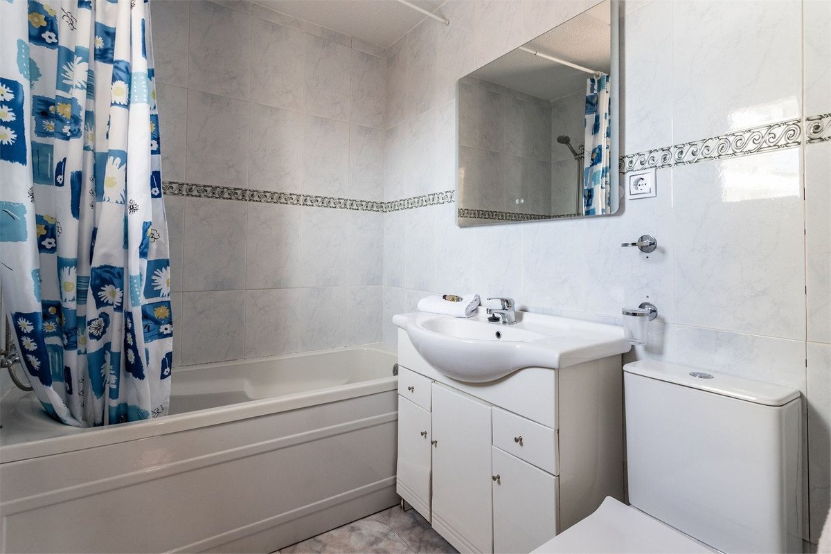 3 Bed Top Floor Apartment in Fuengirola