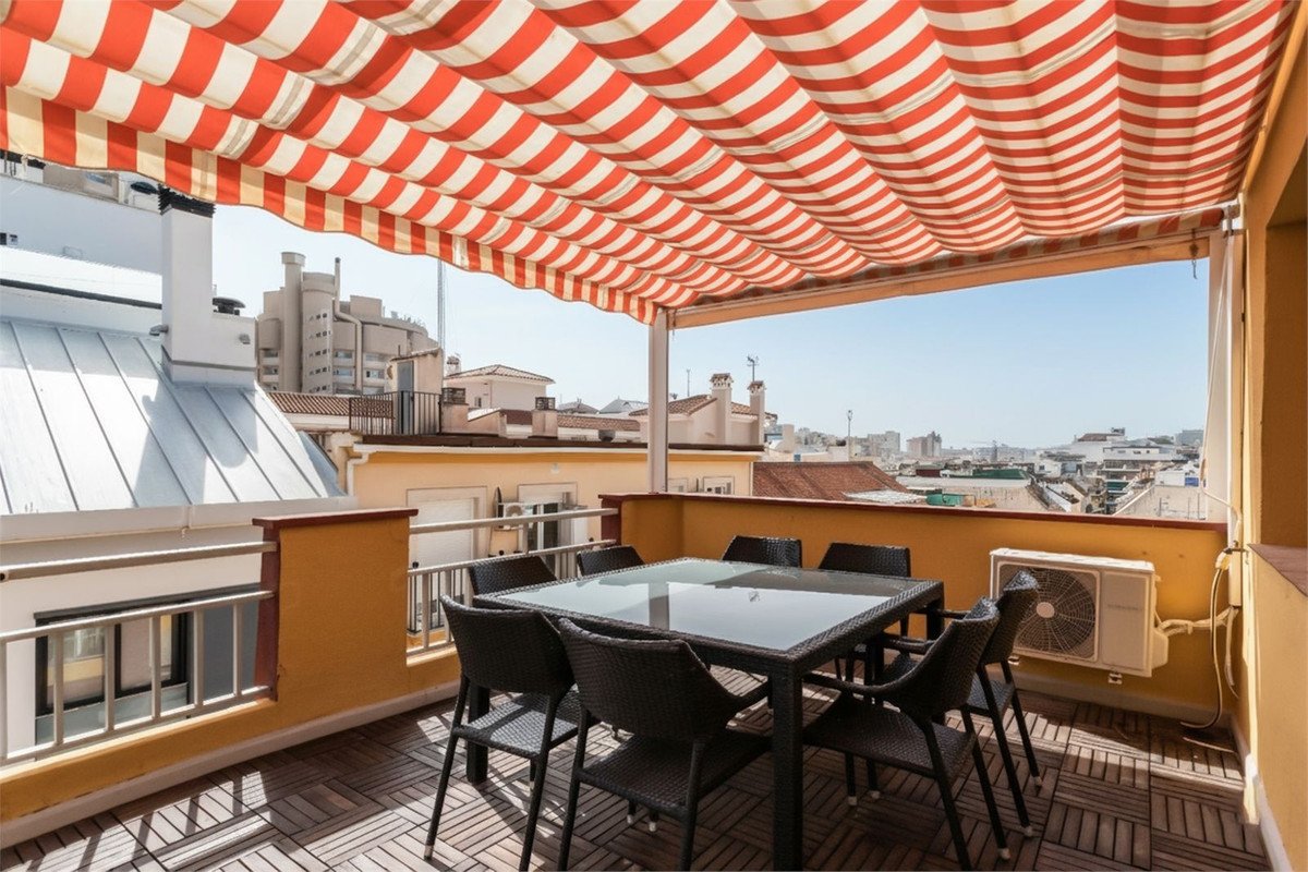 3 Bed Top Floor Apartment in Fuengirola