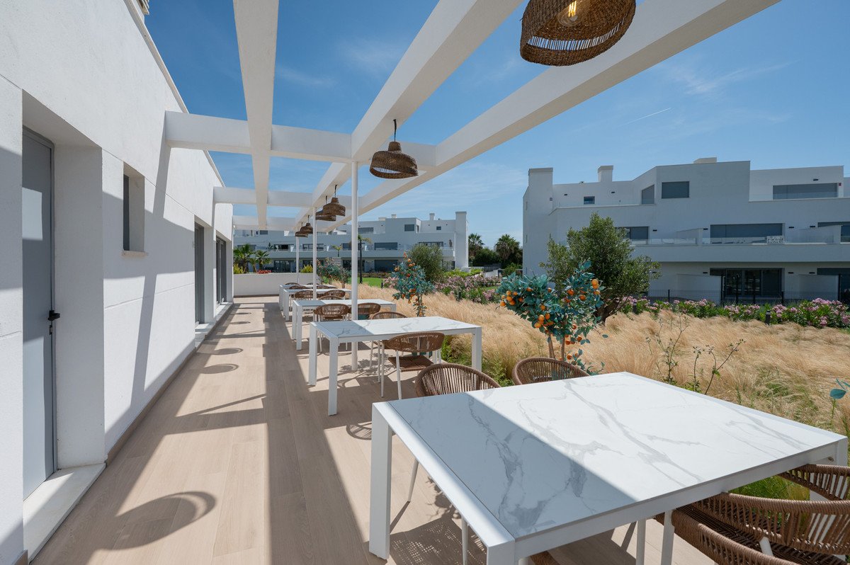 2 Bed Ground Floor Apartment in Estepona