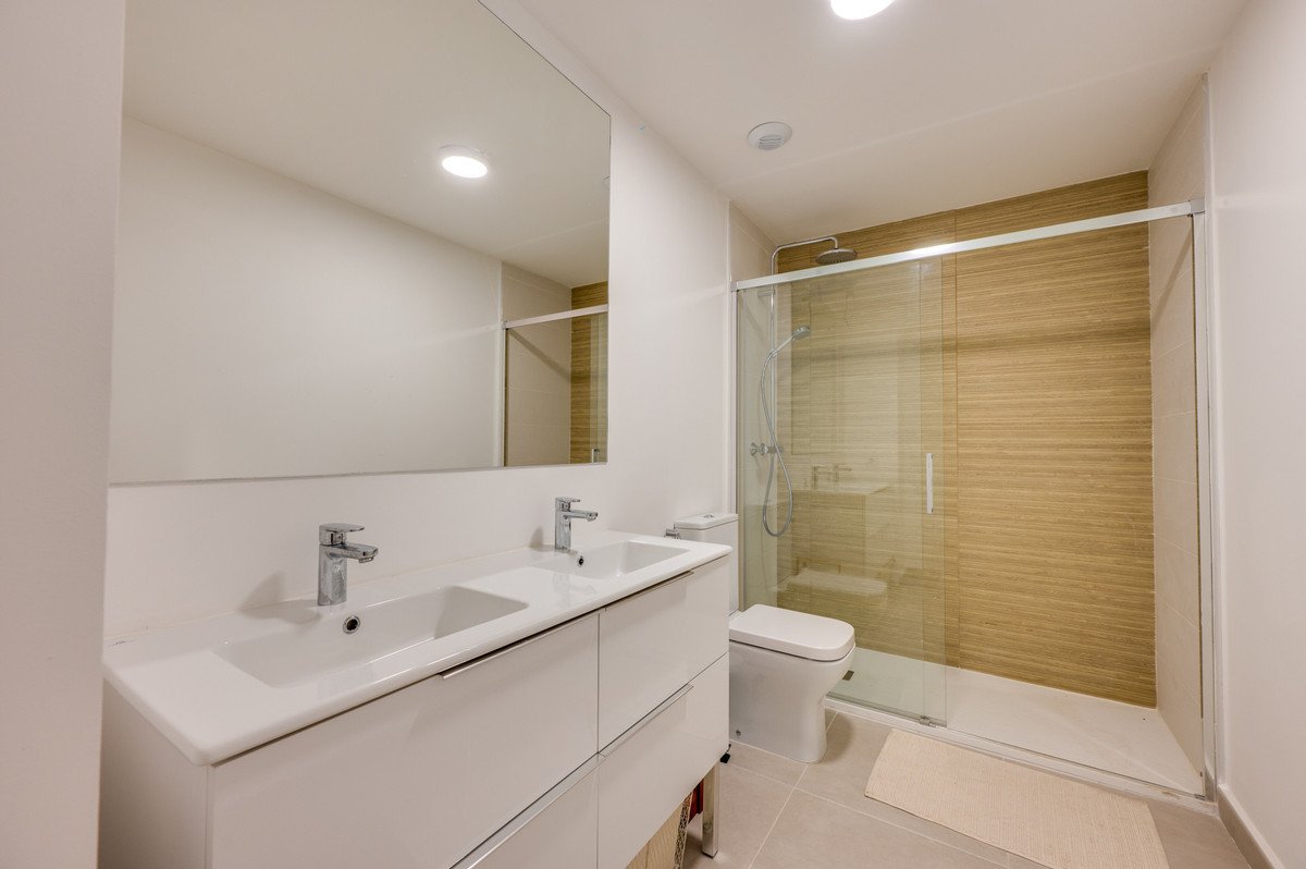 2 Bed Ground Floor Apartment in Estepona