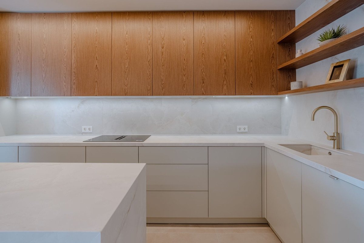 2 Bed Middle Floor Apartment in Nueva Andalucía