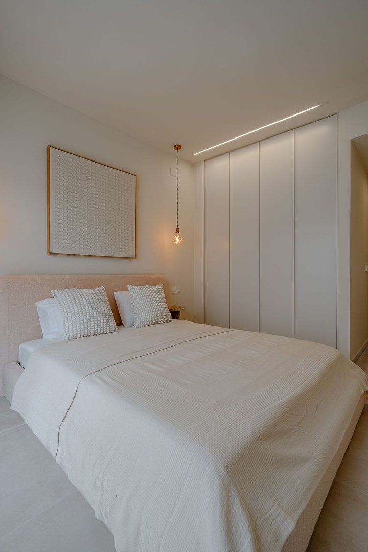 2 Bed Middle Floor Apartment in Nueva Andalucía