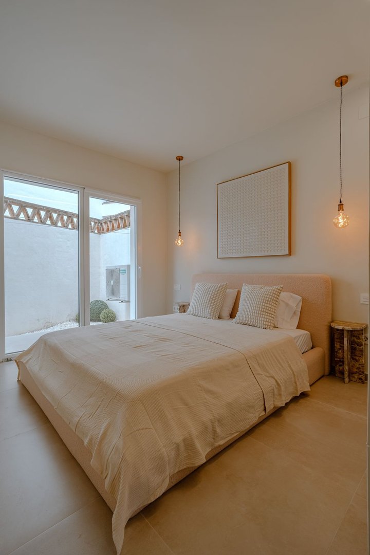2 Bed Middle Floor Apartment in Nueva Andalucía