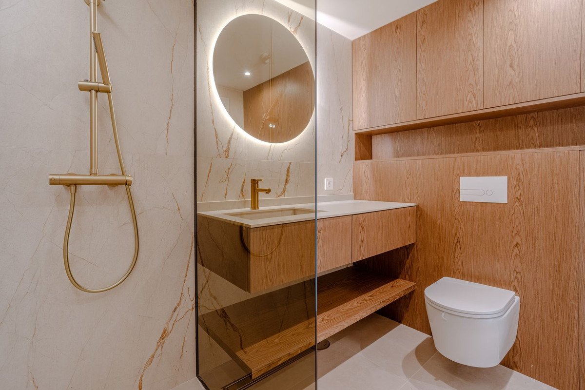 2 Bed Middle Floor Apartment in Nueva Andalucía