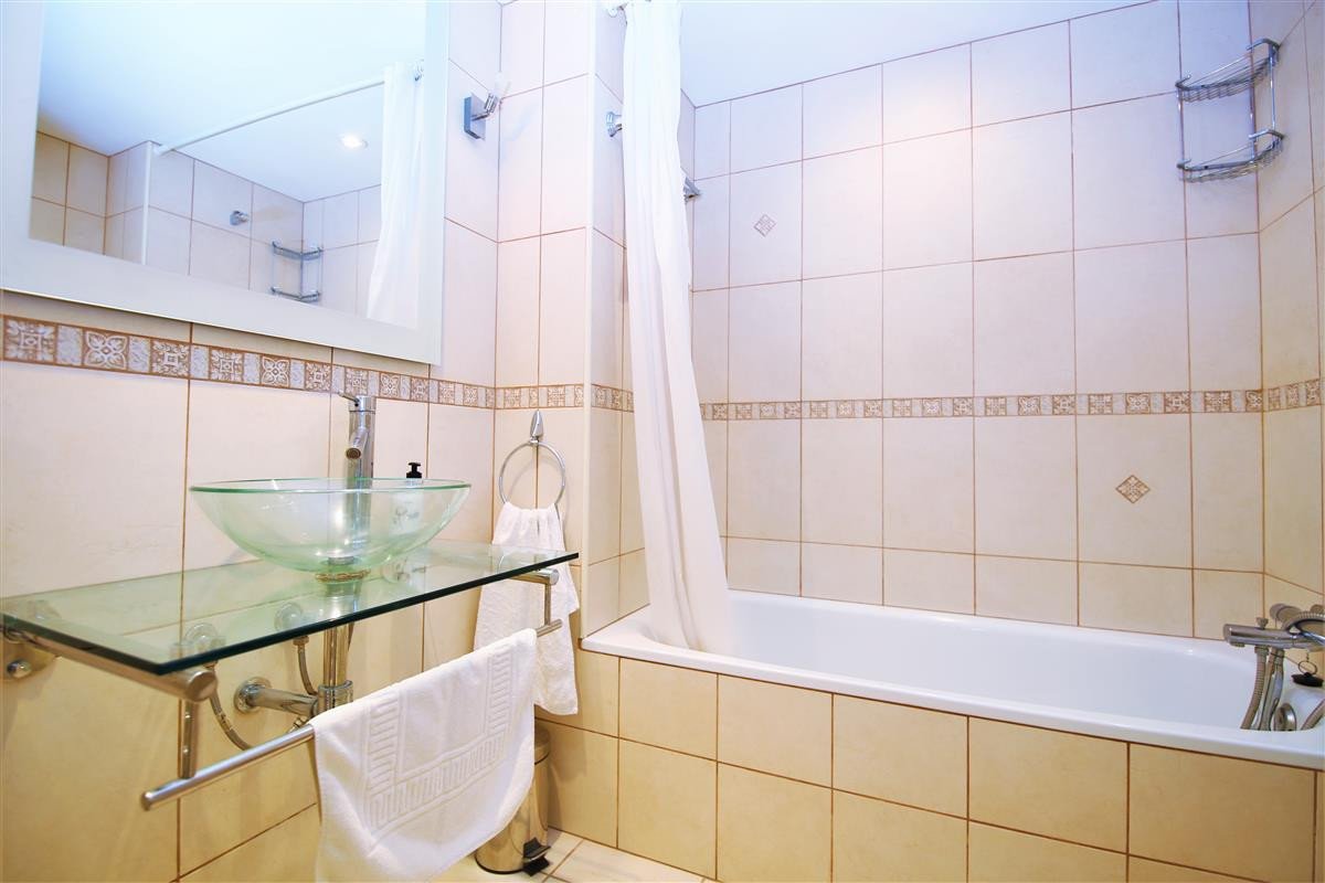 2 Bed Penthouse in Estepona