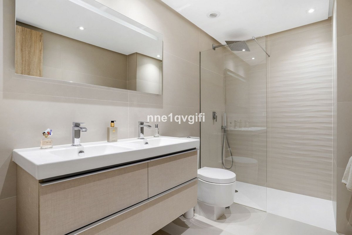 3 Bed Ground Floor Apartment in Benahavís