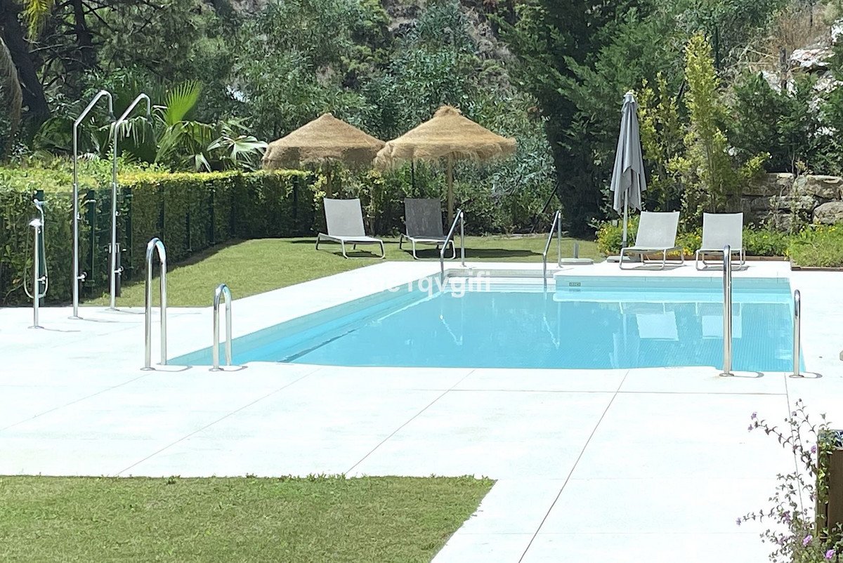 3 Bed Ground Floor Apartment in Benahavís