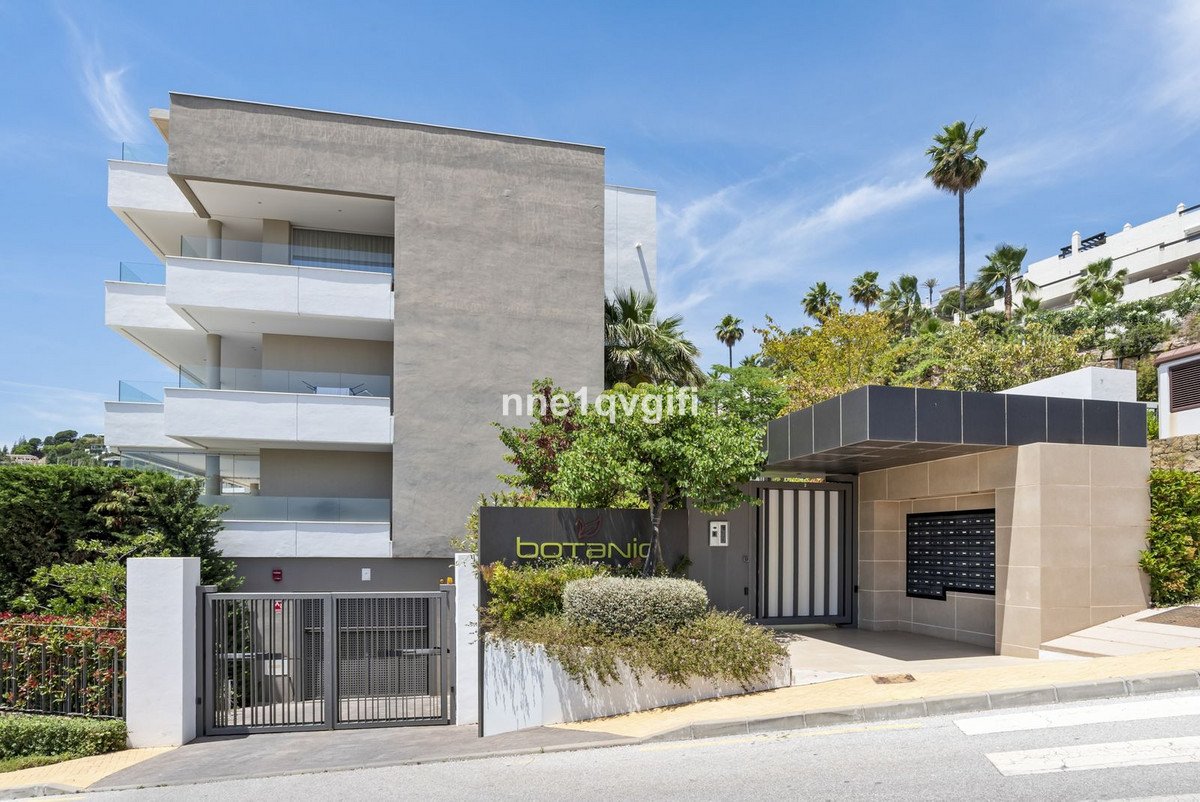 3 Bed Ground Floor Apartment in Benahavís