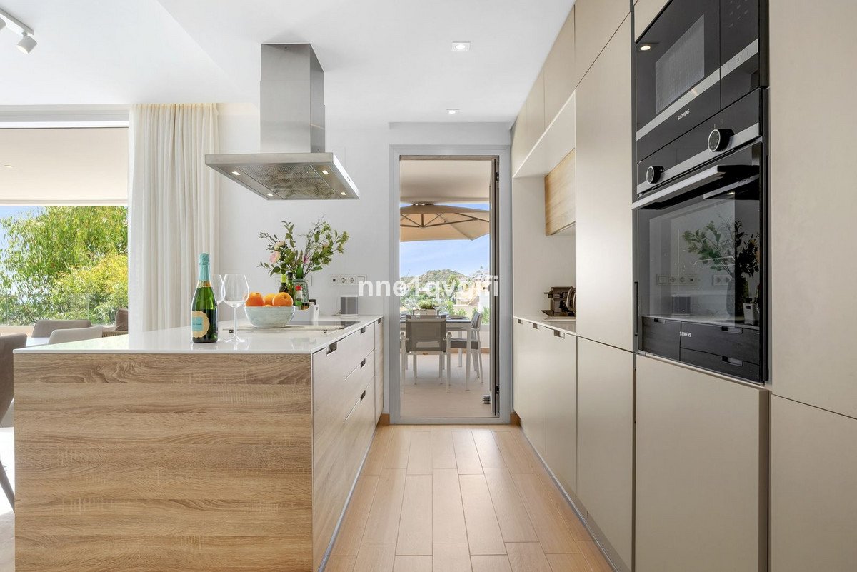 3 Bed Ground Floor Apartment in Benahavís