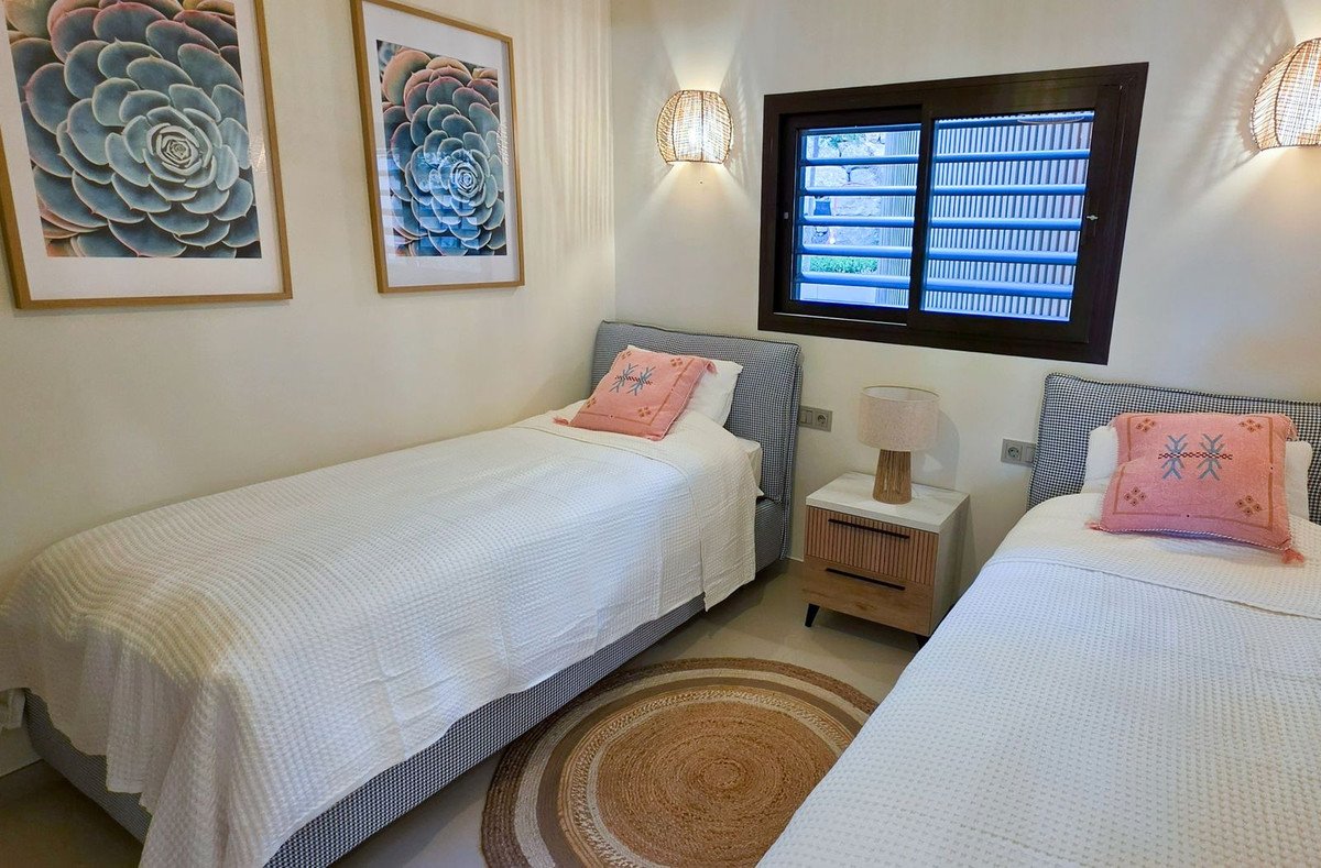 2 Bed Ground Floor Apartment in Higueron