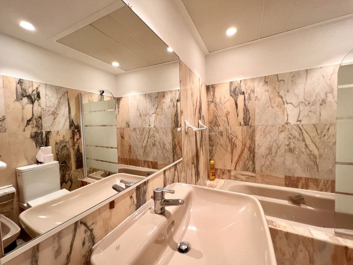 3 Bed Middle Floor Apartment in Fuengirola