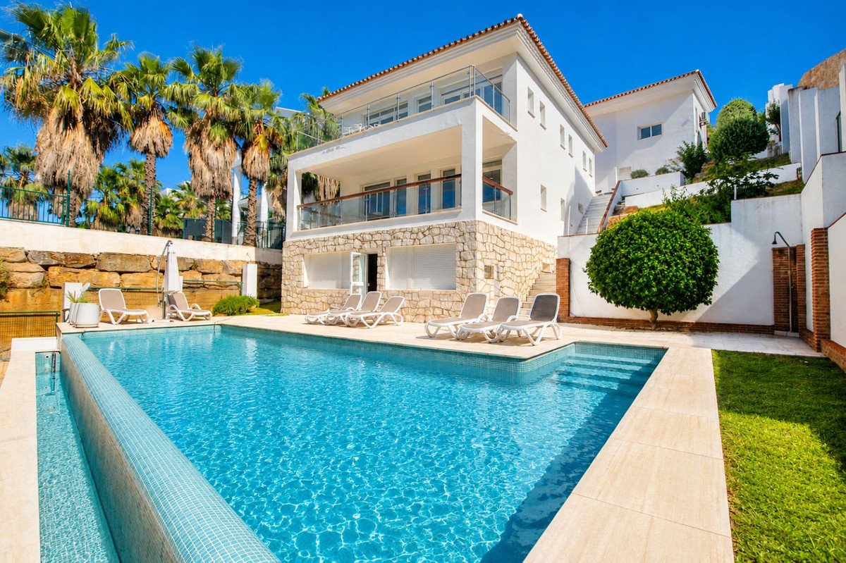 4 Bed Detached Villa in La Cala Golf