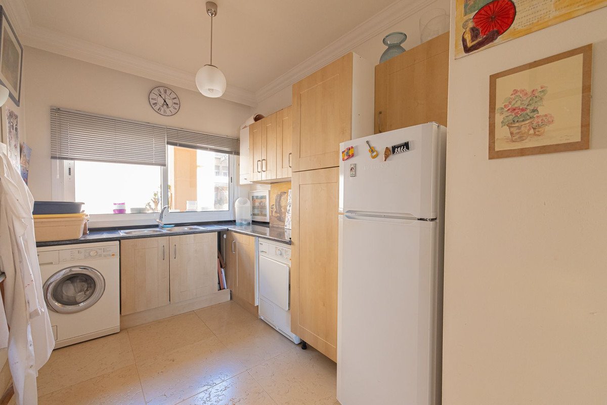 3 Bed Middle Floor Apartment in Nueva Andalucía