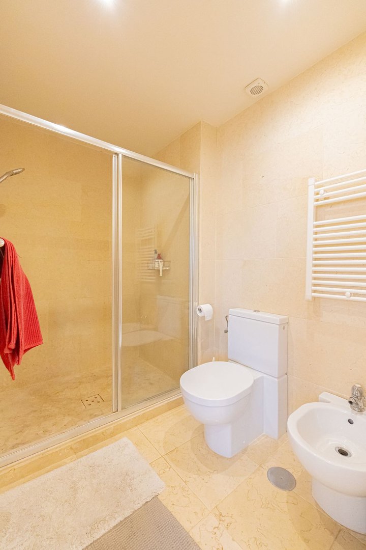 3 Bed Middle Floor Apartment in Nueva Andalucía