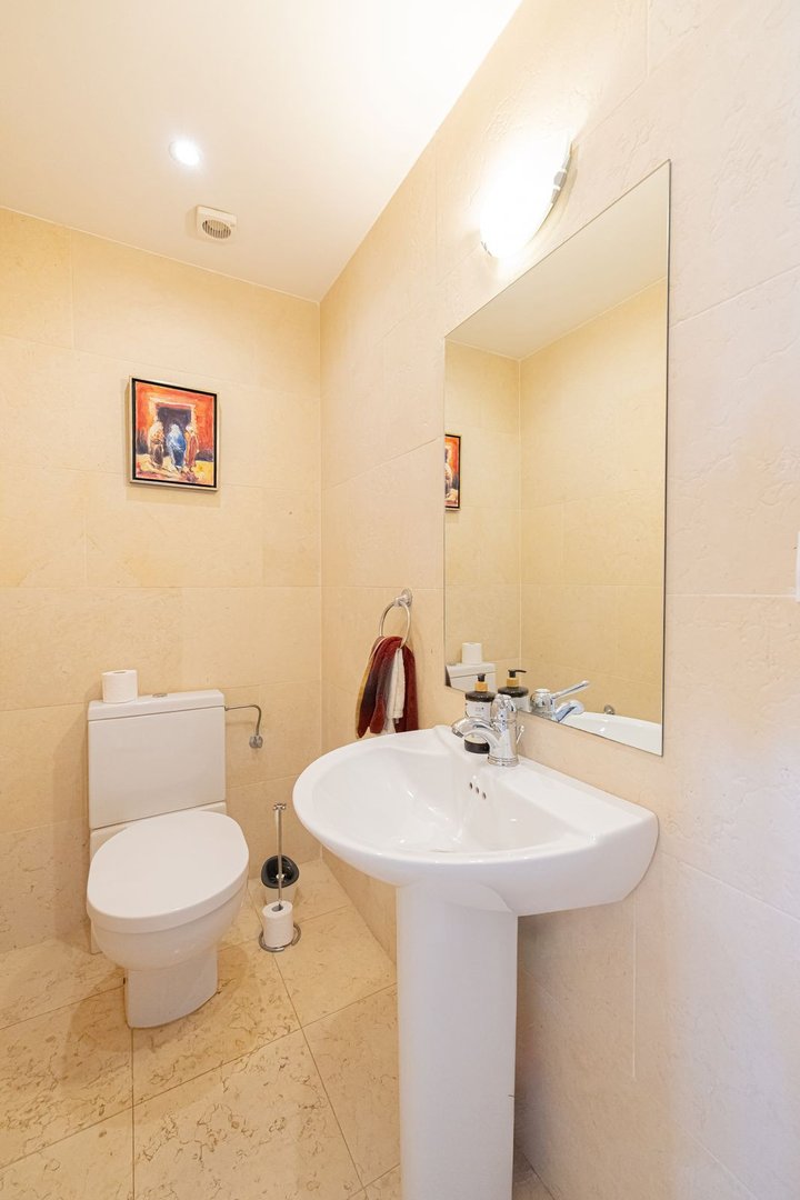 3 Bed Middle Floor Apartment in Nueva Andalucía