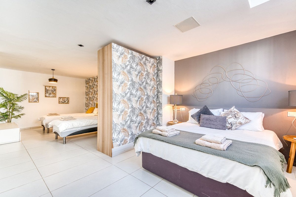 6 Bed Detached Villa in Nueva Andalucía