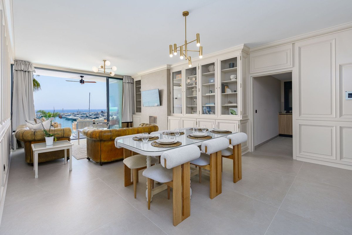 2 Bed Middle Floor Apartment in Puerto Banús
