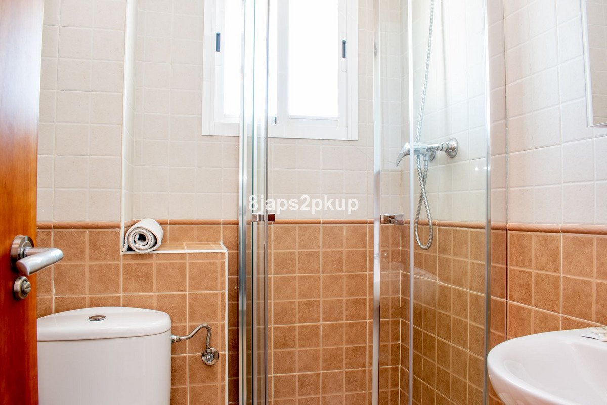 2 Bed Ground Floor Apartment in Estepona