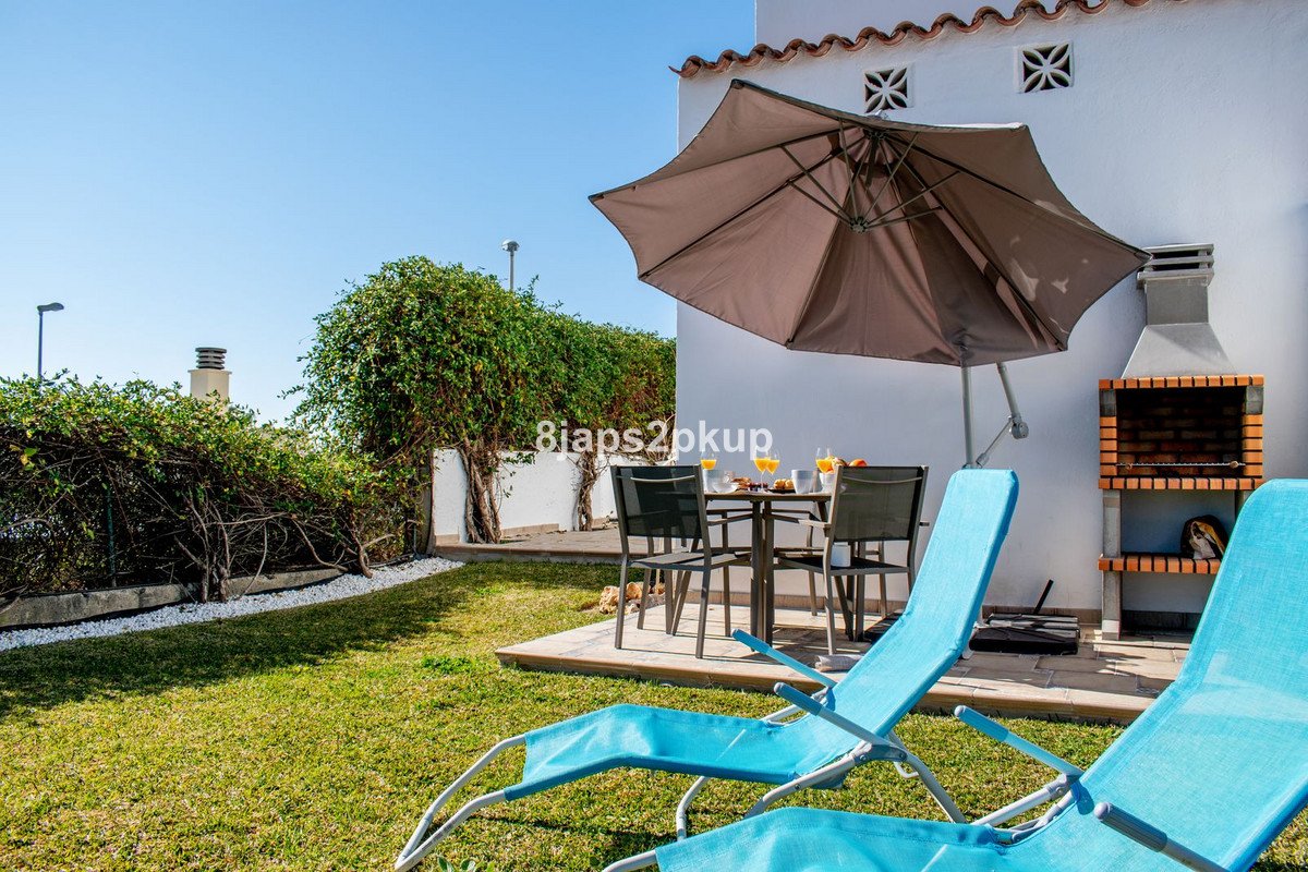 2 Bed Ground Floor Apartment in Estepona