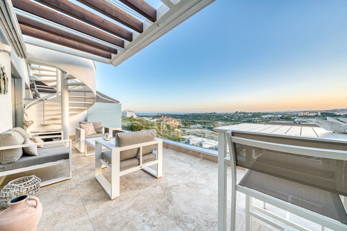 2 Bed Penthouse in Estepona