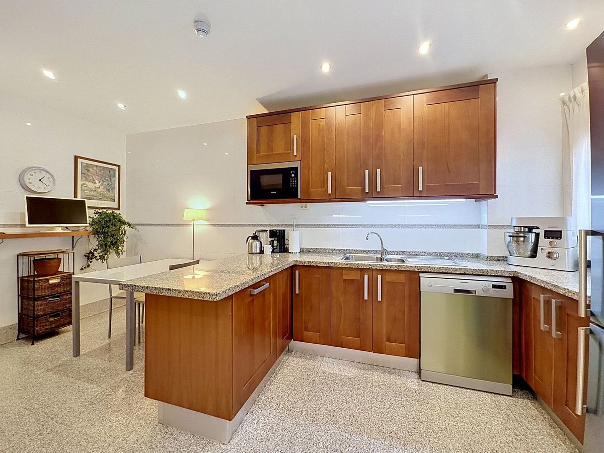4 Bed Ground Floor Apartment in Costalita