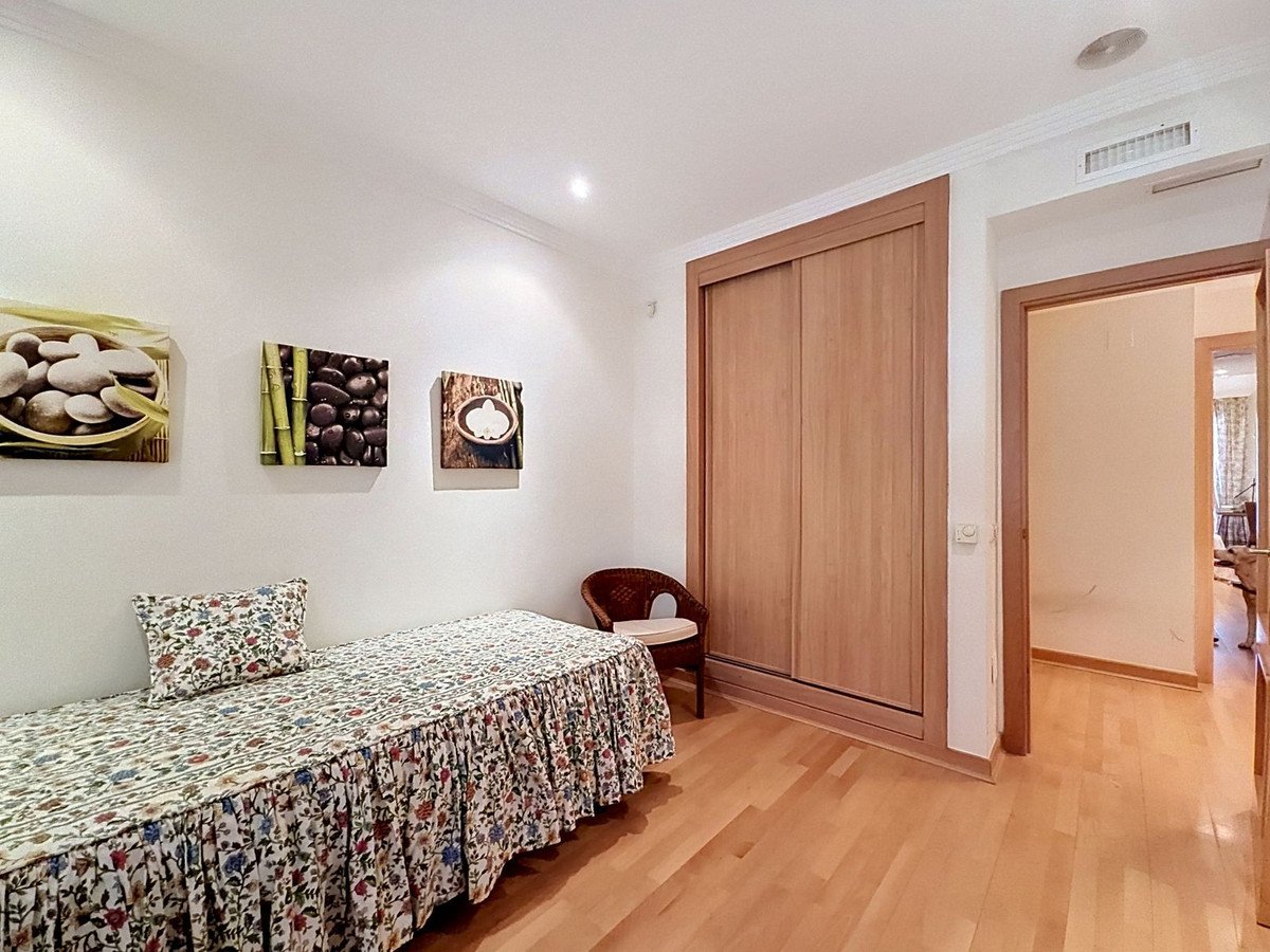 4 Bed Ground Floor Apartment in Costalita