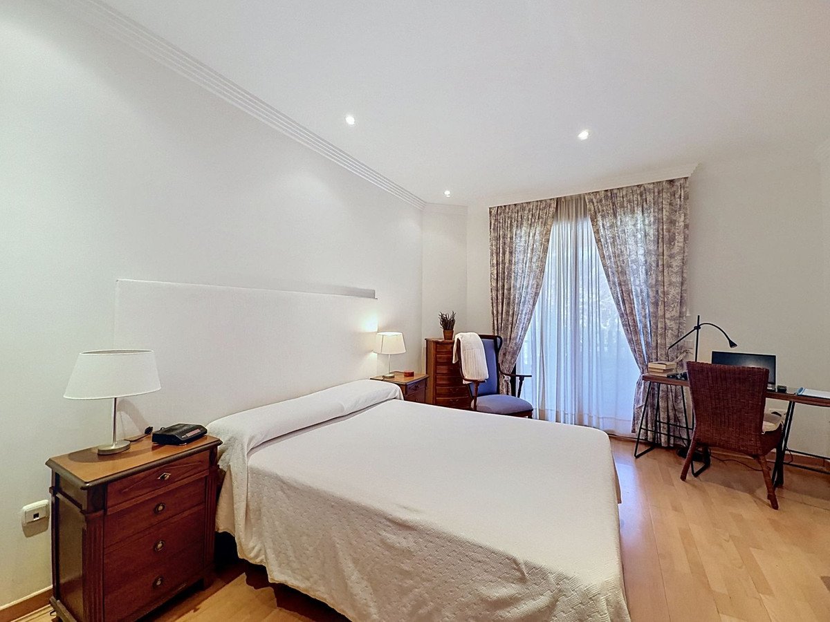 4 Bed Ground Floor Apartment in Costalita